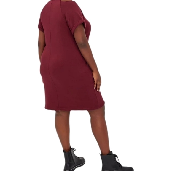 3X - Torrid | COLD SHOULDER DRESS - COZY FLEECE WINE - Picture 4 of 5